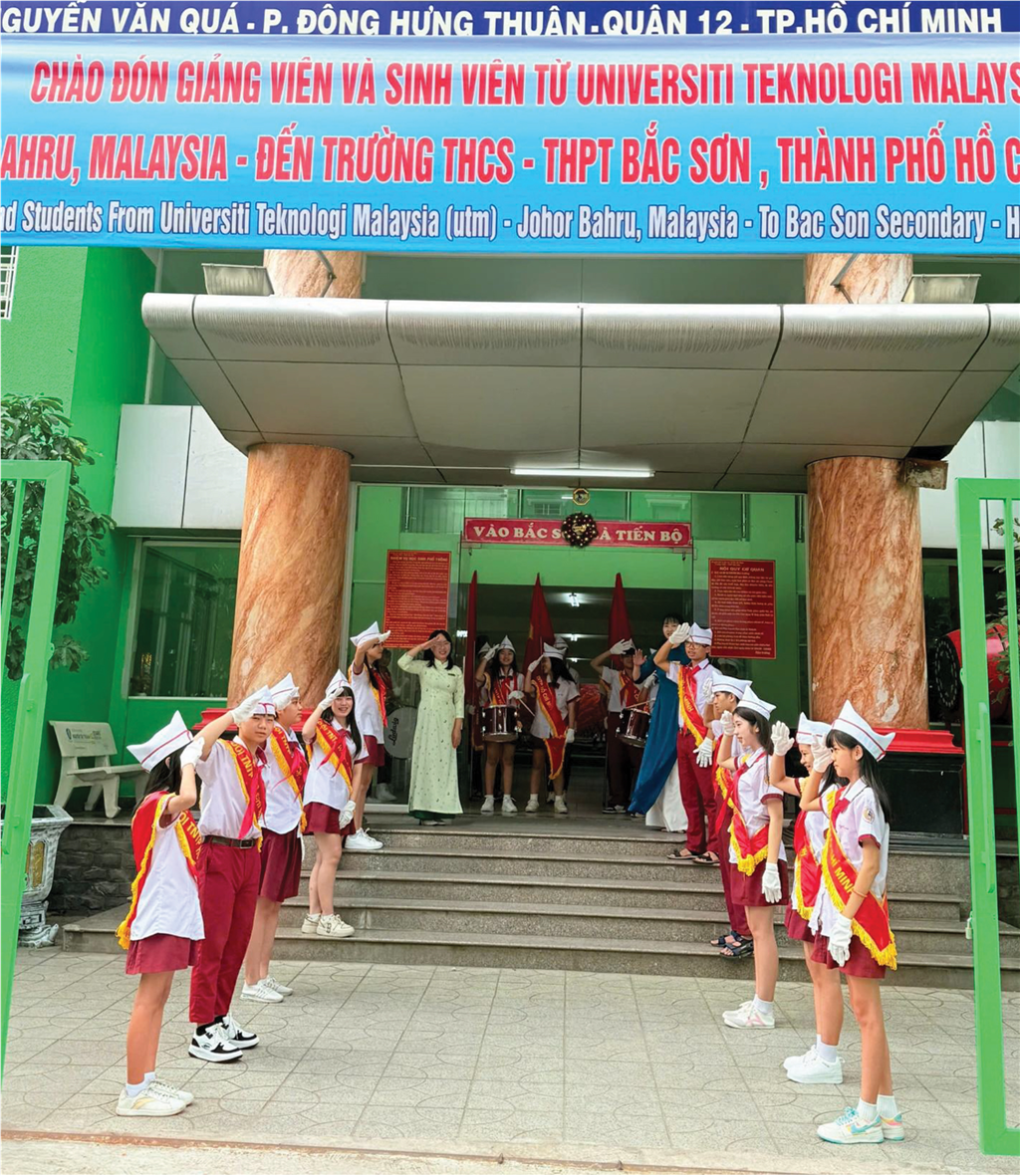 Trường THCS-THPT Bắc Sơn đón đoàn sinh viên Universiti Teknologi Malaysia (UTM) giao lưu học thuật - văn hoá trong chương trình REACH - Vietnam 2025