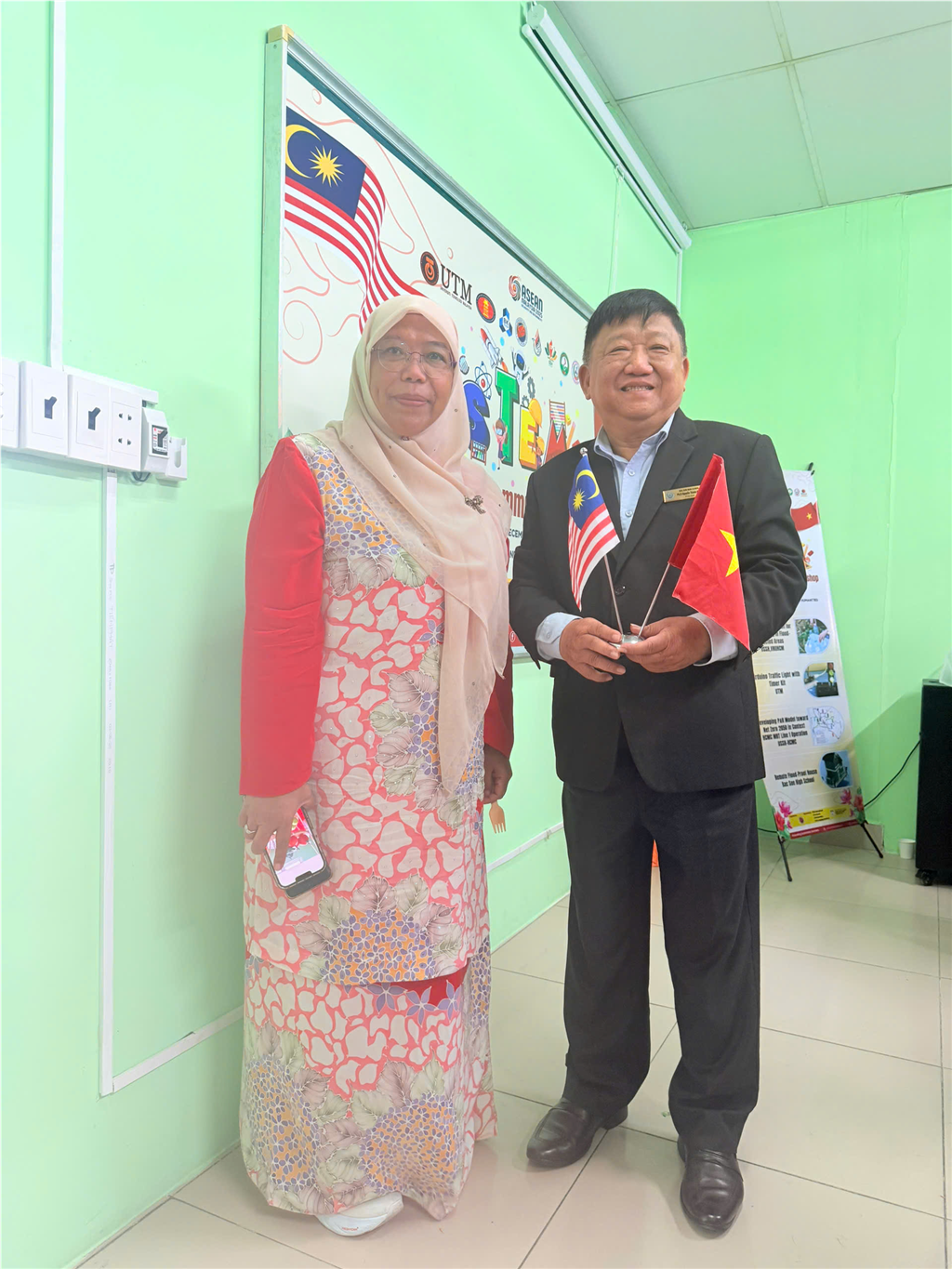 Trường THCS-THPT Bắc Sơn đón đoàn sinh viên Universiti Teknologi Malaysia (UTM) giao lưu học thuật - văn hoá trong chương trình REACH - Vietnam 2025