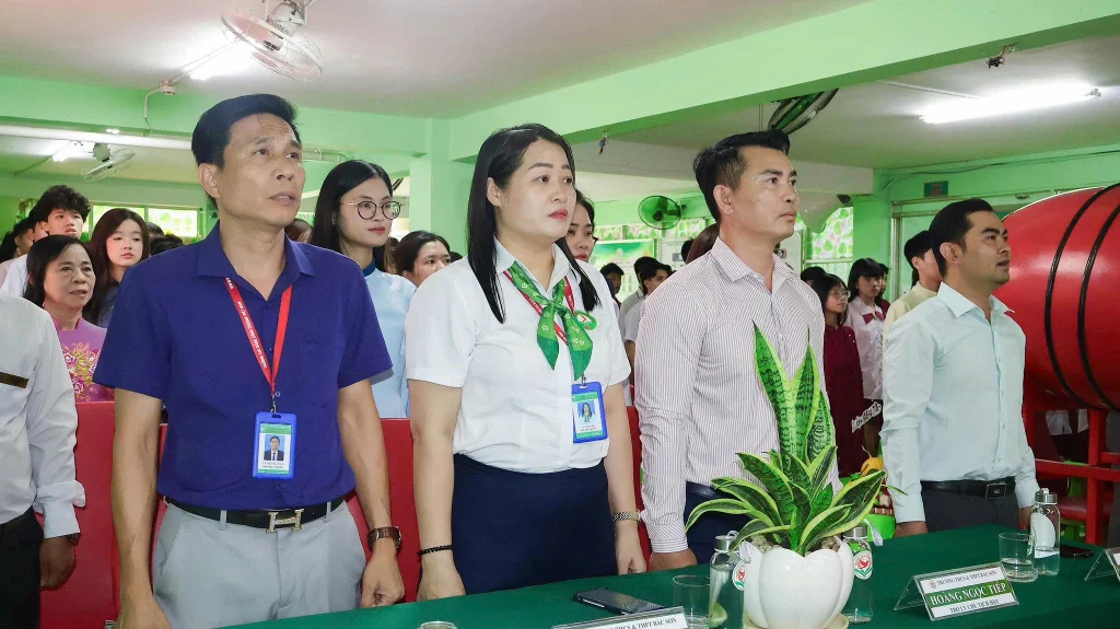 Trường THCS - THPT Bắc Sơn long trọng tổ chức lễ dâng hương, tưởng niệm nhân ngày Giỗ Tổ Hùng Vương