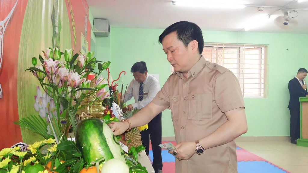 Trường THCS - THPT Bắc Sơn long trọng tổ chức lễ dâng hương, tưởng niệm nhân ngày Giỗ Tổ Hùng Vương