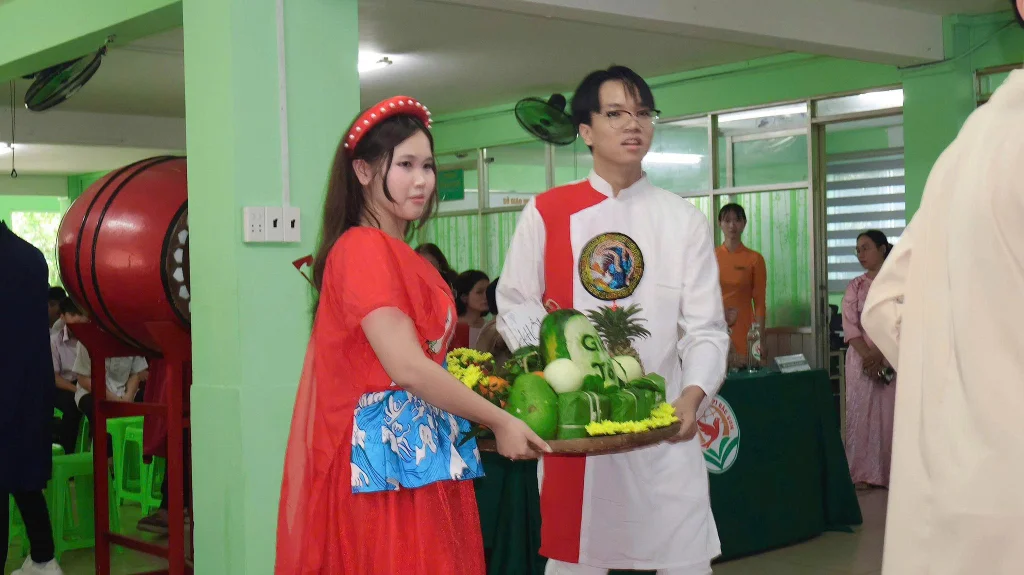 Trường THCS - THPT Bắc Sơn long trọng tổ chức lễ dâng hương, tưởng niệm nhân ngày Giỗ Tổ Hùng Vương