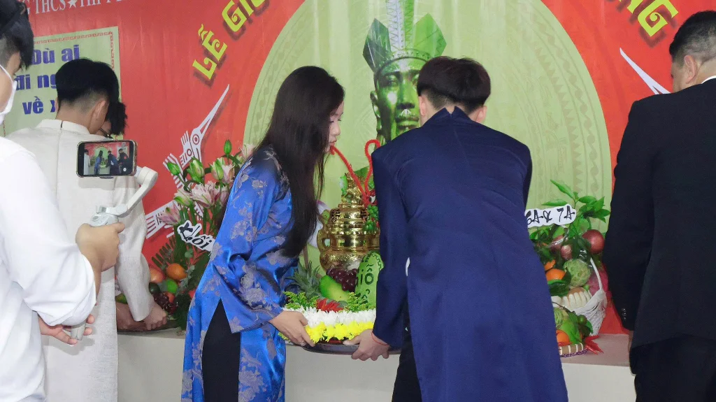 Trường THCS - THPT Bắc Sơn long trọng tổ chức lễ dâng hương, tưởng niệm nhân ngày Giỗ Tổ Hùng Vương