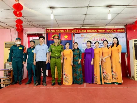 Thực hiện Kế hoạch liên tịch về việc ký kết Chương trình phối hợp hoạt động giữa Ban An toàn Giao thông phường Đông Hưng Thuận và Trường Bắc Sơn