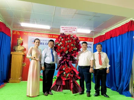 Chào Mừng Ngày Nhà Giáo Việt Nam 20/11 – Tri Ân Những Người Thắp Sáng Ước Mơ