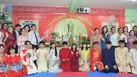 Trường THCS - THPT Bắc Sơn long trọng tổ chức lễ dâng hương, tưởng niệm nhân ngày Giỗ Tổ Hùng Vương