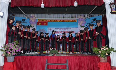 LỄ TRI ÂN VÀ TRƯỞNG THÀNH KHỐI 12 TRƯỜNG THCS & THPT BẮC SƠN (NĂM HỌC 2024-2025): KHOẢNH KHẮC XÚC ĐỘNG VÀ Ý NGHĨA